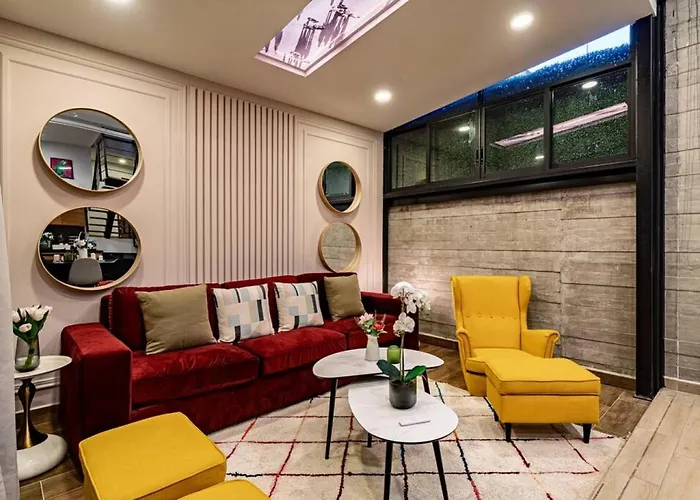 Stylish Roma Sur With Rooftop Lounge & Bbq